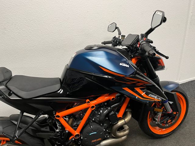 ktm - 1290-super-duke-r-evo