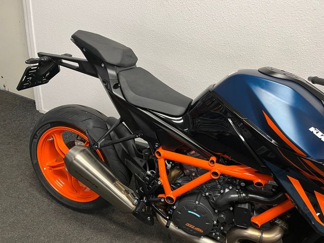 ktm - 1290-super-duke-r-evo