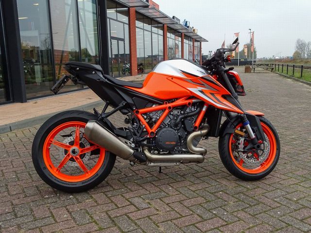 ktm - 1290-super-duke-r-evo