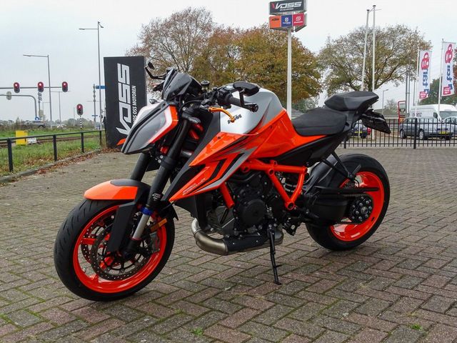 ktm - 1290-super-duke-r-evo