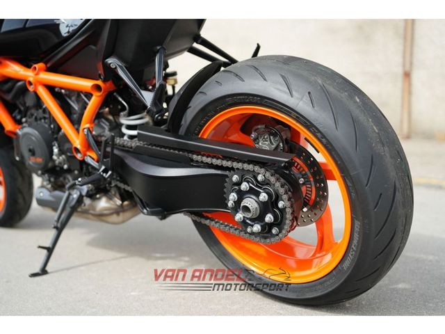 ktm - 1290-super-duke-r-evo