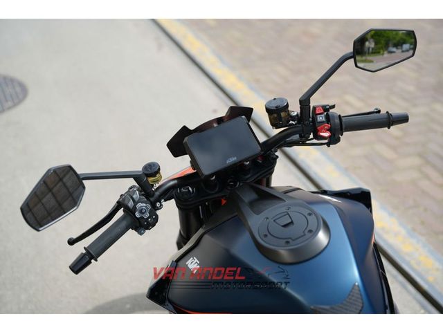 ktm - 1290-super-duke-r-evo