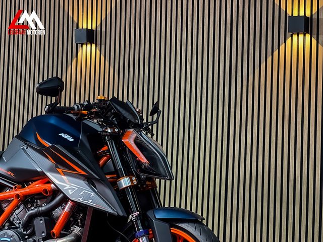 ktm - 1290-super-duke-r-evo