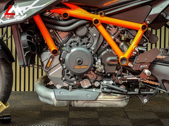 ktm - 1290-super-duke-r-evo