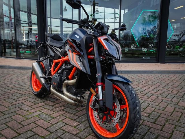 ktm - 1290-super-duke-r-evo