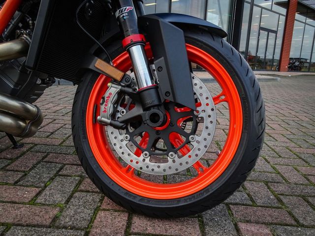 ktm - 1290-super-duke-r-evo