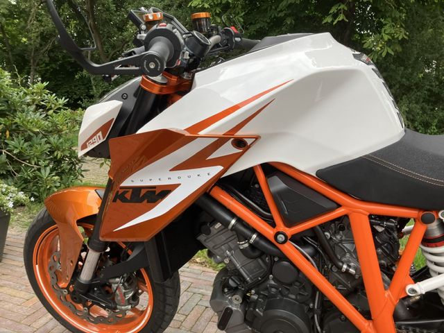 ktm - 1290-super-duke-r-se