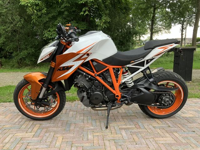 ktm - 1290-super-duke-r-se