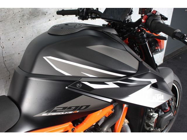 ktm - 1290-super-duke-rr