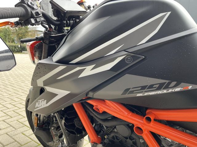 ktm - 1290-super-duke-rr