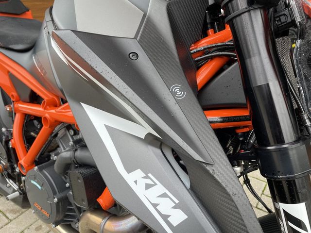 ktm - 1290-super-duke-rr