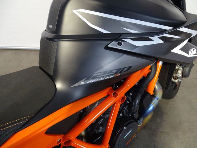 ktm - 1290-super-duke-rr