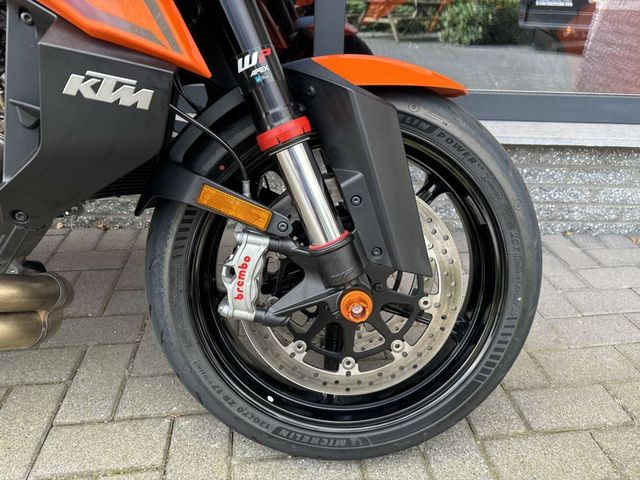 ktm - 1390-super-duke-r