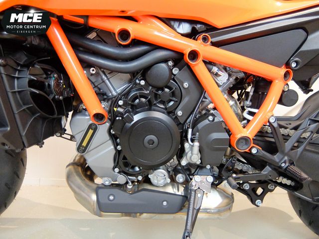 ktm - 1390-super-duke-r