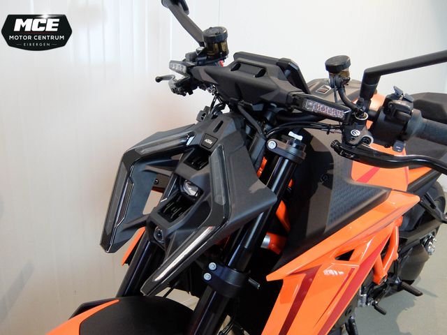 ktm - 1390-super-duke-r