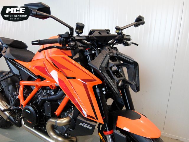 ktm - 1390-super-duke-r