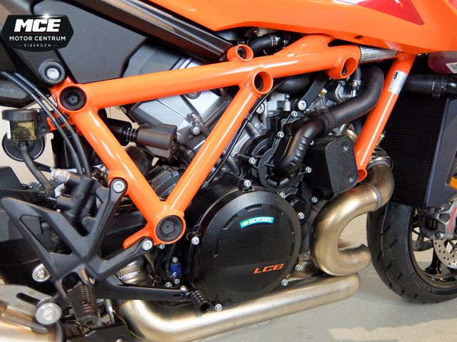 ktm - 1390-super-duke-r