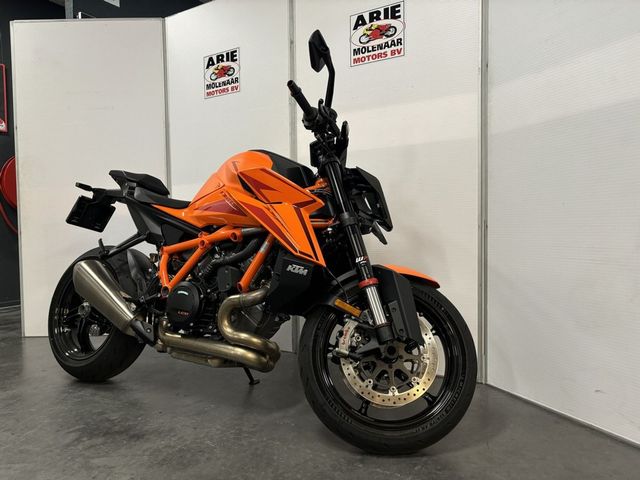 ktm - 1390-super-duke-r