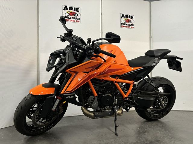 ktm - 1390-super-duke-r