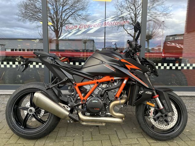 ktm - 1390-super-duke-r