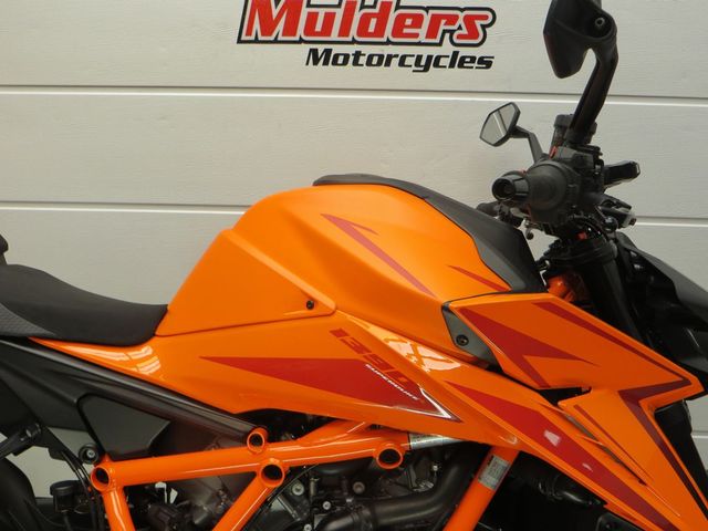 ktm - 1390-super-duke-r