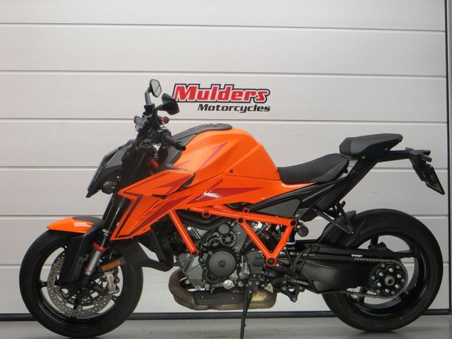 ktm - 1390-super-duke-r