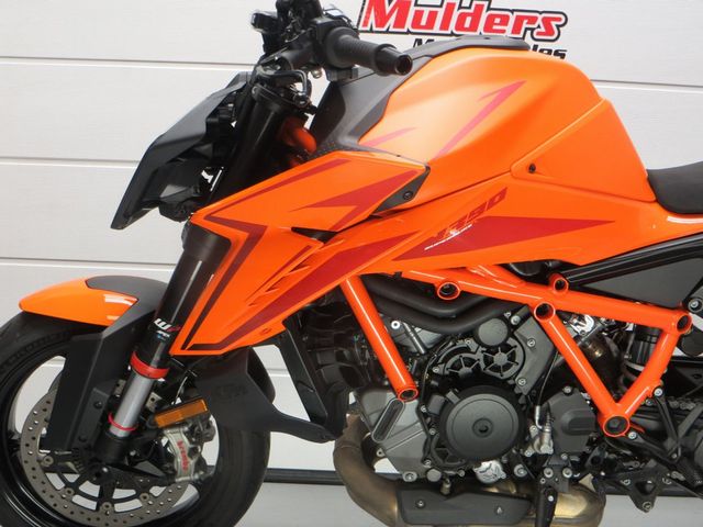 ktm - 1390-super-duke-r