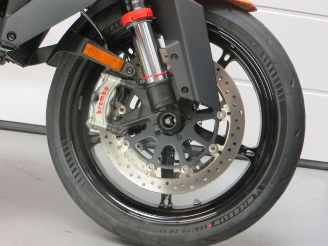 ktm - 1390-super-duke-r