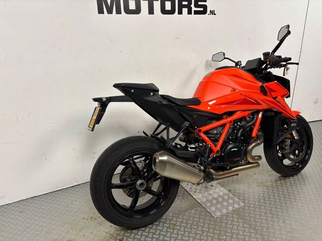 ktm - 1390-super-duke-r