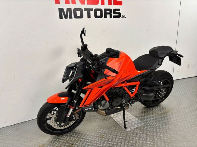 ktm - 1390-super-duke-r