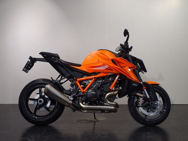 ktm - 1390-super-duke-r