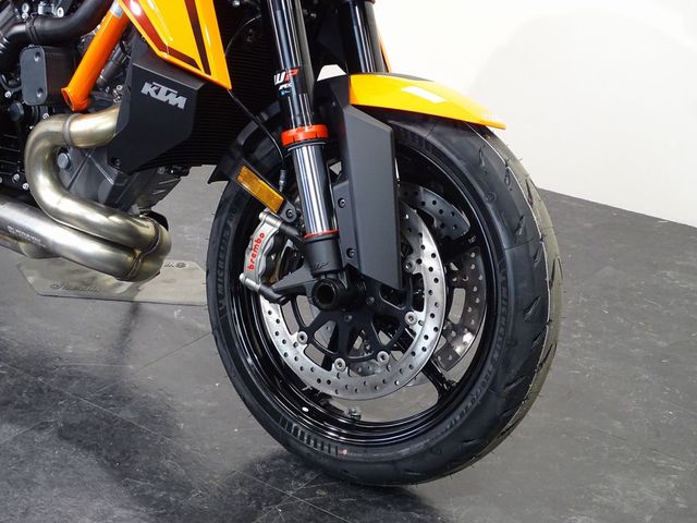 ktm - 1390-super-duke-r