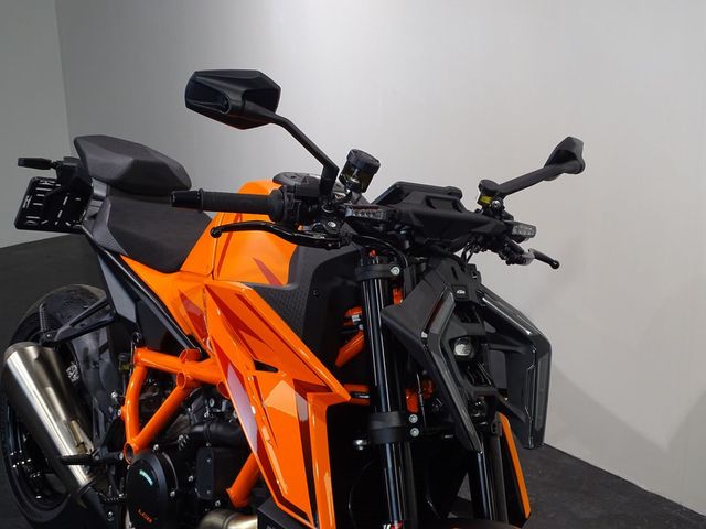 ktm - 1390-super-duke-r