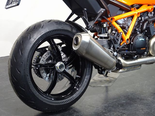 ktm - 1390-super-duke-r