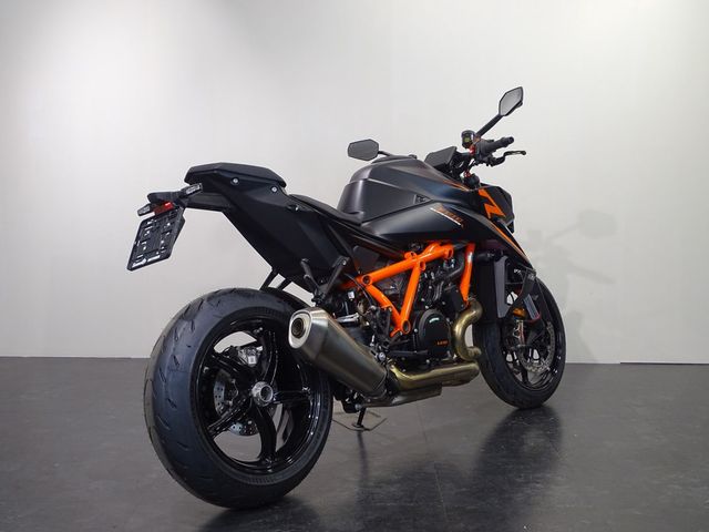 ktm - 1390-super-duke-r