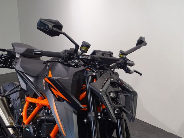 ktm - 1390-super-duke-r