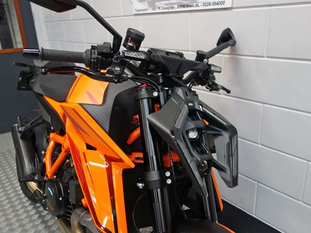 ktm - 1390-super-duke-r