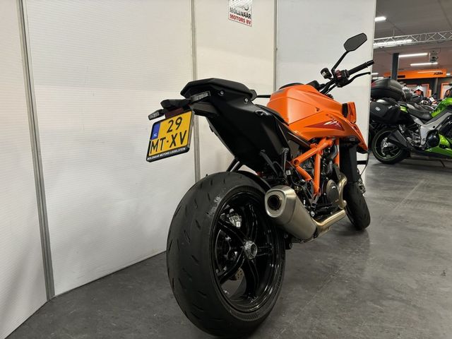 ktm - 1390-super-duke-r