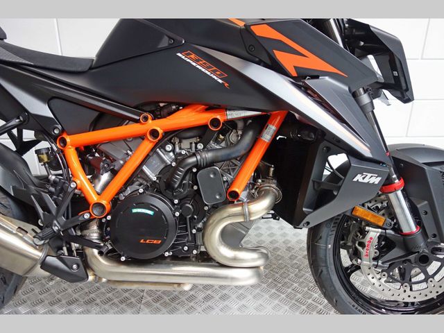 ktm - 1390-super-duke-r-evo