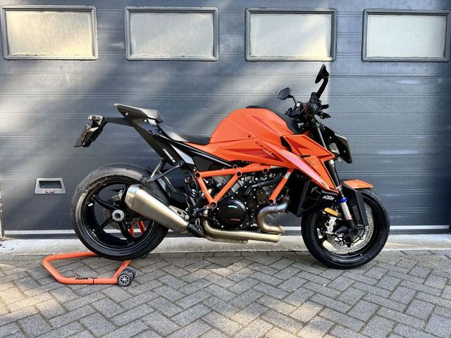 ktm - 1390-super-duke-r-evo