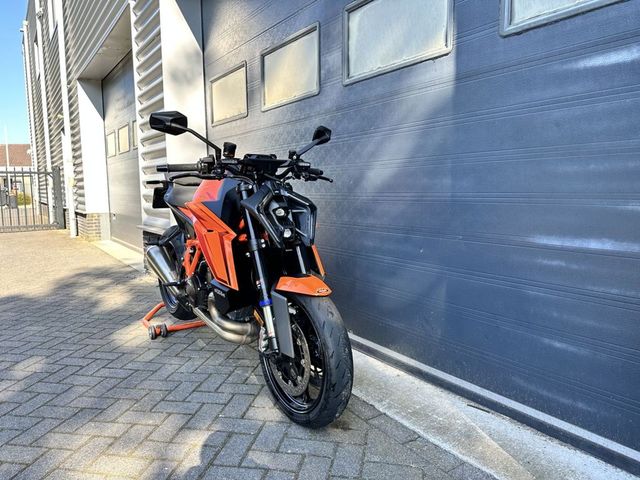 ktm - 1390-super-duke-r-evo