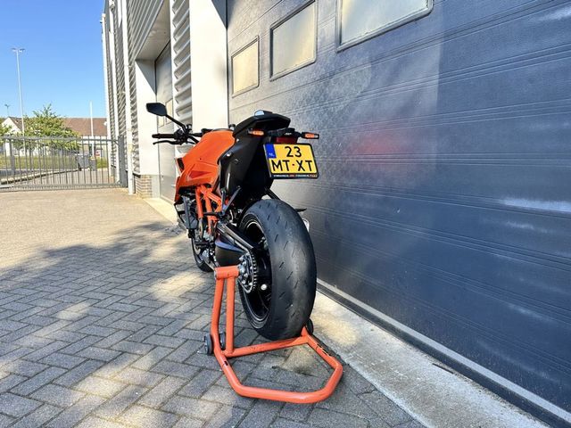 ktm - 1390-super-duke-r-evo