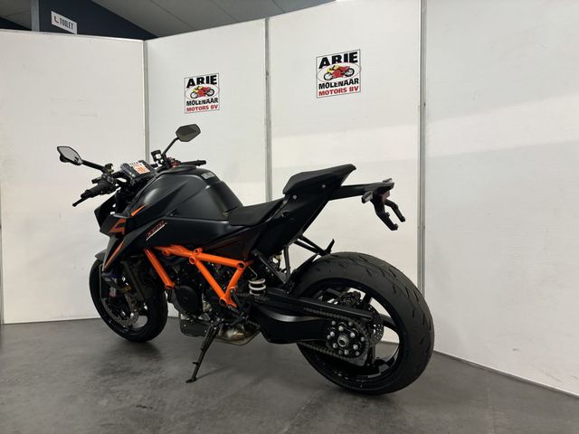 ktm - 1390-super-duke-r-evo