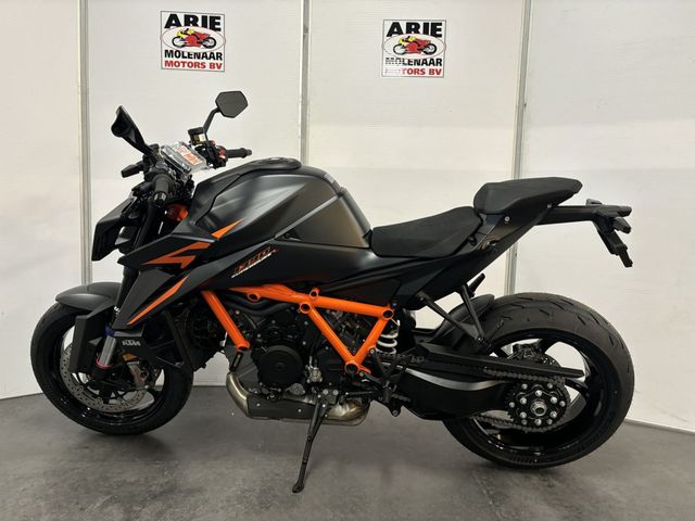 ktm - 1390-super-duke-r-evo