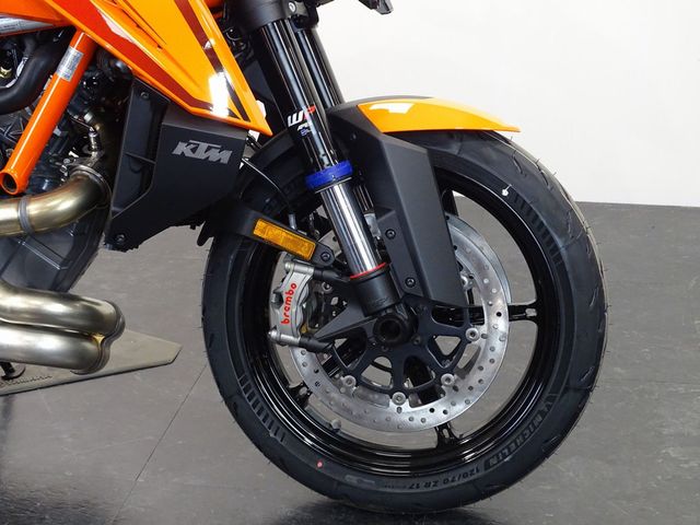 ktm - 1390-super-duke-r-evo