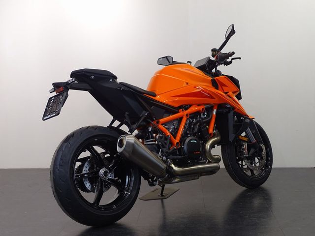 ktm - 1390-super-duke-r-evo