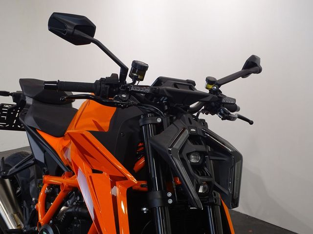 ktm - 1390-super-duke-r-evo