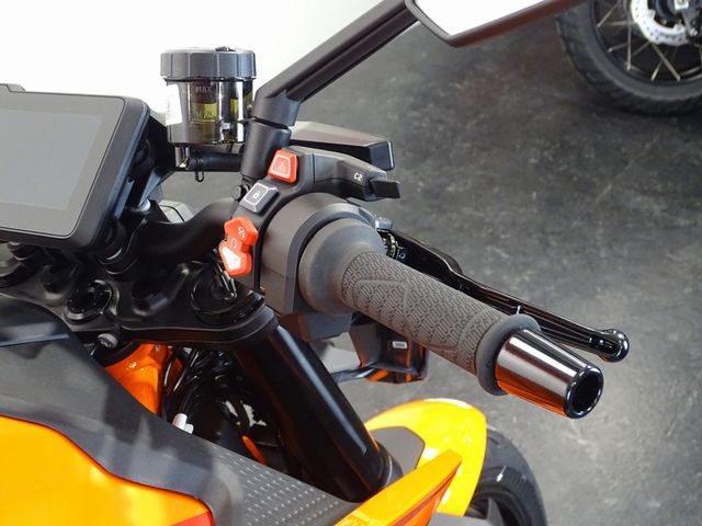 ktm - 1390-super-duke-r-evo