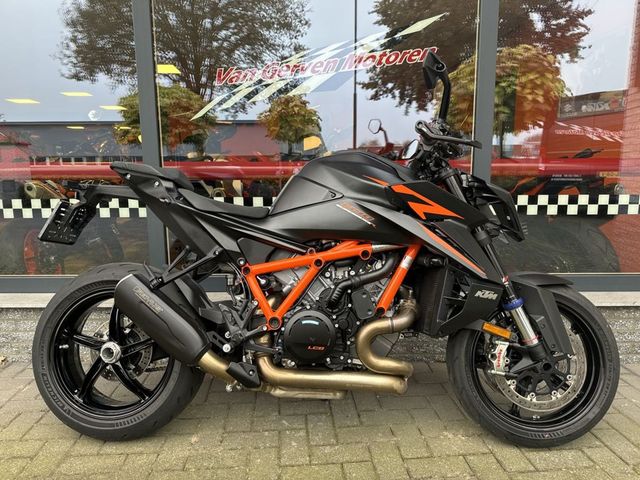 ktm - 1390-super-duke-r-evo