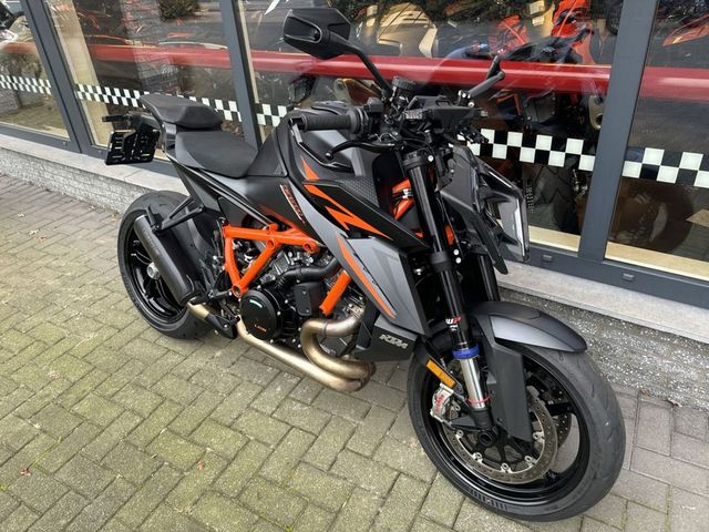 ktm - 1390-super-duke-r-evo